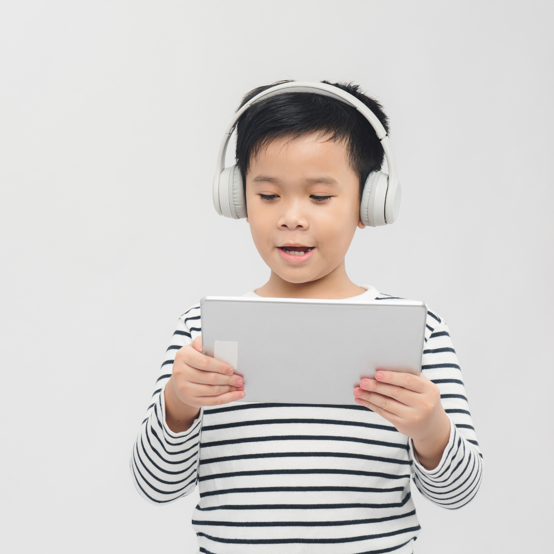 Anak bermain gadget